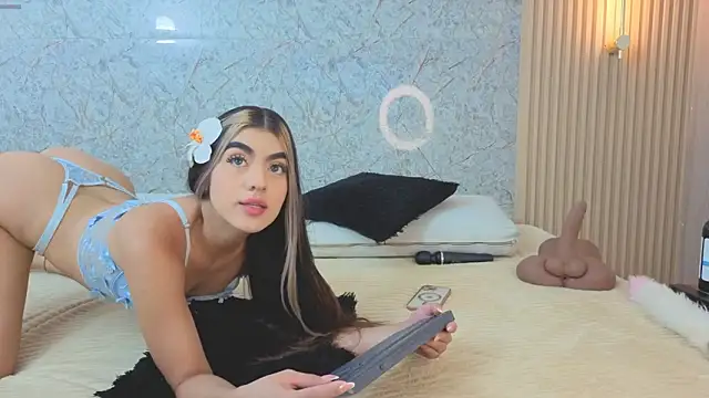 Snapshot of Antonella_west chatting on 15, 1, 2026 Antonella west online show from 15, 1, 2026