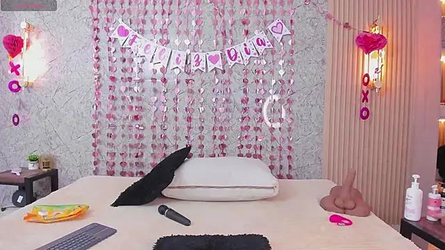 Snapshot of Antonella_west chatting on 17, 2, 2026 Antonella west online show from 17, 2, 2026