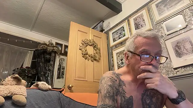 Snapshot of poggles chatting on 24, 3, 2026 poggles online show from 24, 3, 2026