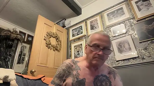 Snapshot of poggles chatting on 31, 3, 2026 poggles online show from 31, 3, 2026