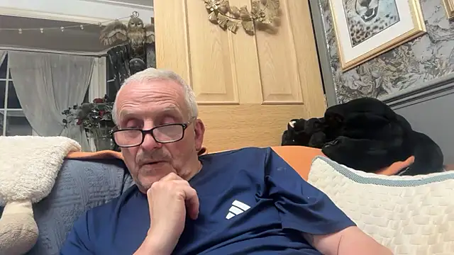 Snapshot of poggles chatting on 1, 4, 2026 poggles online show from 1, 4, 2026