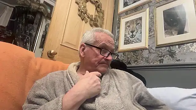 Snapshot of poggles chatting on 12, 4, 2026 poggles online show from 12, 4, 2026