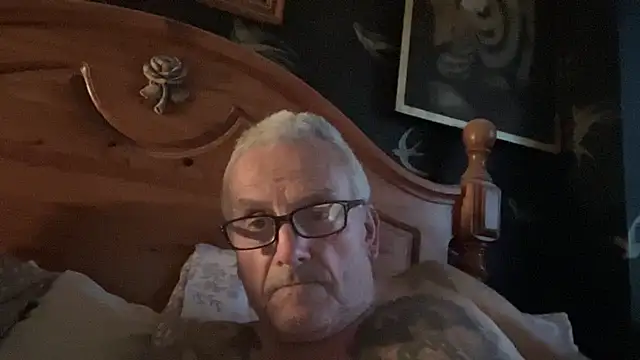 Snapshot of poggles chatting on 25, 4, 2026 poggles online show from 25, 4, 2026