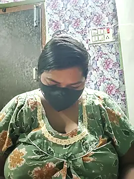 Snapshot of Liyaa_24 chatting on 13, 4, 2026 Liyaa 24 online show from 13, 4, 2026