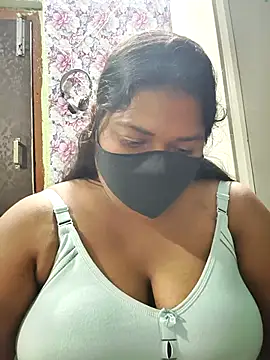 Snapshot of Liyaa_24 chatting on 19, 4, 2026 Liyaa 24 online show from 19, 4, 2026