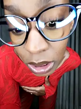 Snapshot of chocolatehotwife chatting on 9, 5, 2026 chocolatehotwife online show from 9, 5, 2026