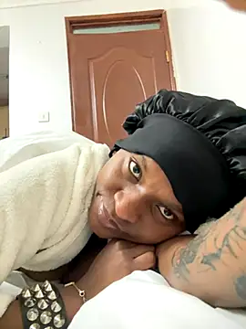 Snapshot of Lil-shawrie chatting on 16, 9, 2025 Lil-shawrie online show from 16, 9, 2025