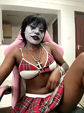 Snapshot of Lil-shawrie chatting on 4, 10, 2025 Lil-shawrie online show from 4, 10, 2025