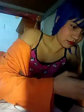 Snapshot of famousfox-69 chatting on 17, 4, 2026 famousfox-69 online show from 17, 4, 2026