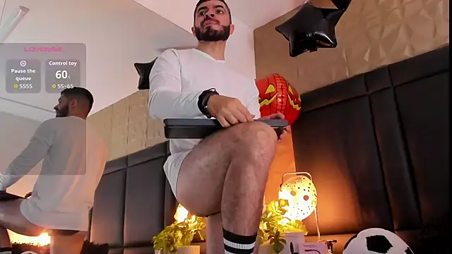 AxelThompson  online show from 12, 10, 2025