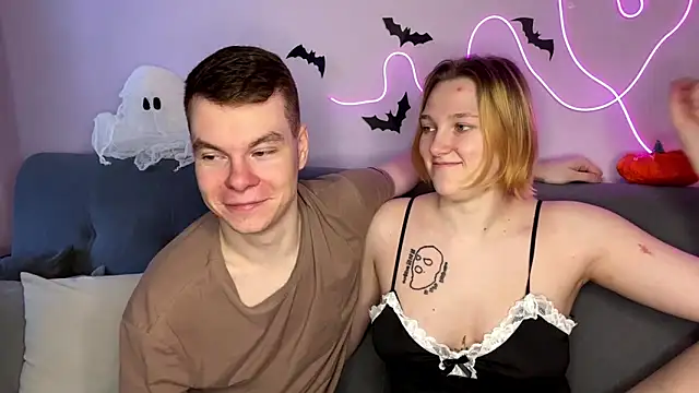 julielourens online show from 2, 11, 2025