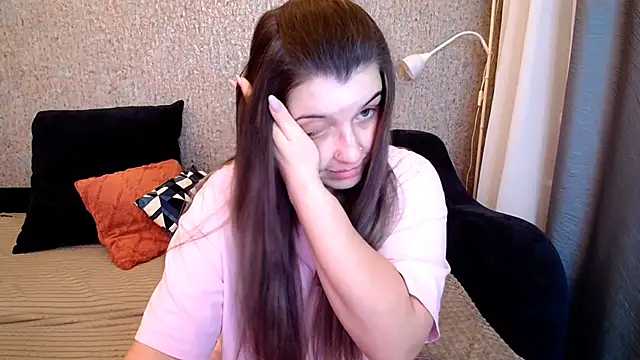 Snapshot of CherryZlata chatting on 14, 12, 2025 CherryZlata online show from 14, 12, 2025