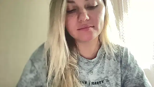 Snapshot of MonicaSweett chatting on 11, 10, 2025 MonicaSweett online show from 11, 10, 2025