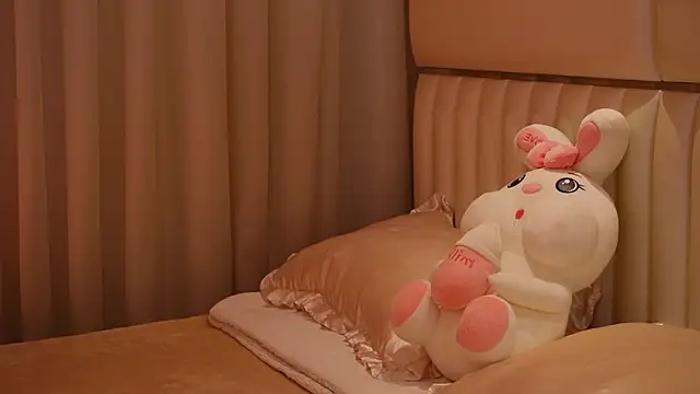 Snapshot of LiaGotti chatting on 27, 10, 2025 LiaGotti online show from 27, 10, 2025