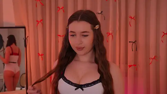 Snapshot of LiaGotti chatting on 5, 12, 2025 LiaGotti online show from 5, 12, 2025