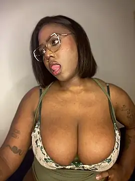 Snapshot of Alexia_24 chatting on 16, 6, 2026 Alexia 24 online show from 16, 6, 2026