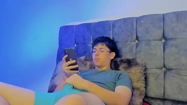 Snapshot of Maximo_Miller chatting on 16, 9, 2025 Maximo Miller online show from 16, 9, 2025