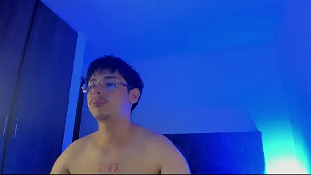 Snapshot of Maximo_Miller chatting on 2, 10, 2025 Maximo Miller online show from 2, 10, 2025