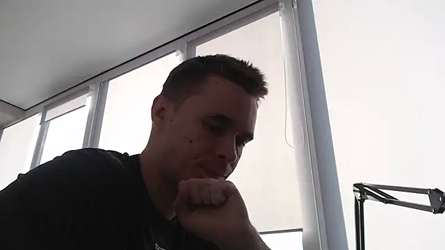 Snapshot of FreddyBredi chatting on 22, 10, 2025 FreddyBredi online show from 22, 10, 2025