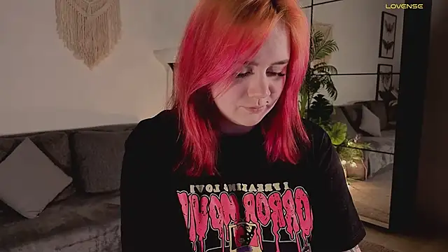 Snapshot of lunaalli chatting on 5, 4, 2026 lunaalli online show from 5, 4, 2026