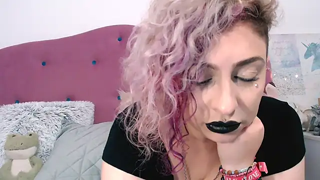 Snapshot of AAARUNY chatting on 29, 10, 2025 AAARUNY online show from 29, 10, 2025