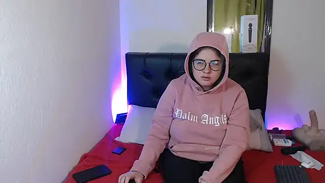 KrystalAdams online show from 29, 6, 2026