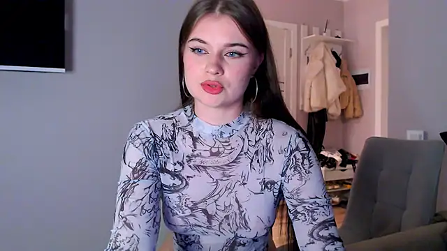 Snapshot of AlexaButttler chatting on 7, 11, 2025 AlexaButttler online show from 7, 11, 2025