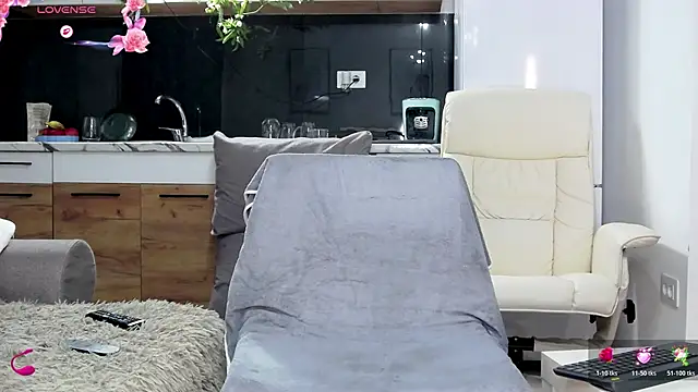 Anna glamlovely online show from 23, 3, 2026