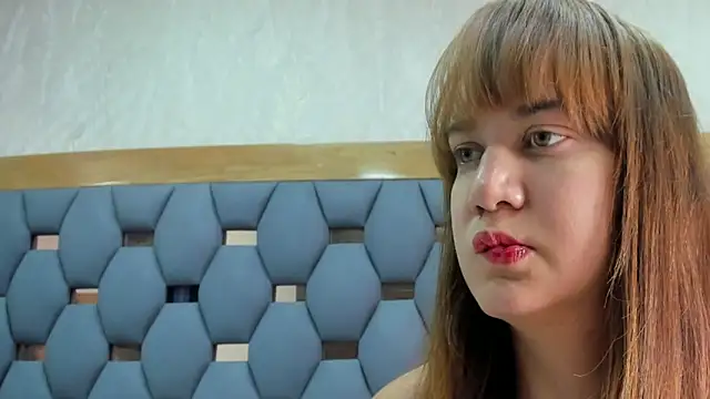 juliette pretty  online show from 20, 12, 2025