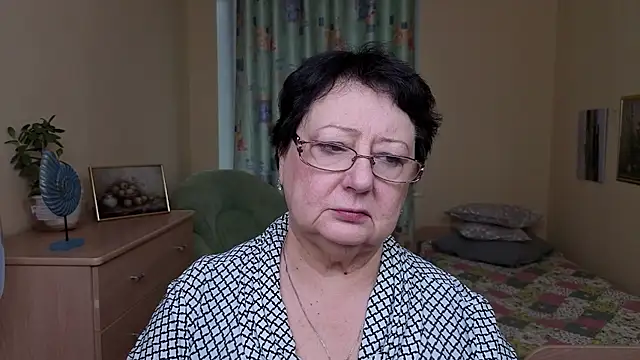 Margo Moll online show from 5, 12, 2025