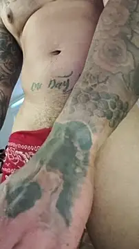 Snapshot of David_tatto1 chatting on 19, 12, 2025 David tatto1 online show from 19, 12, 2025