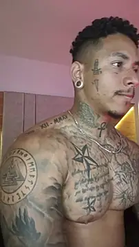 Snapshot of David_tatto1 chatting on 20, 12, 2025 David tatto1 online show from 20, 12, 2025