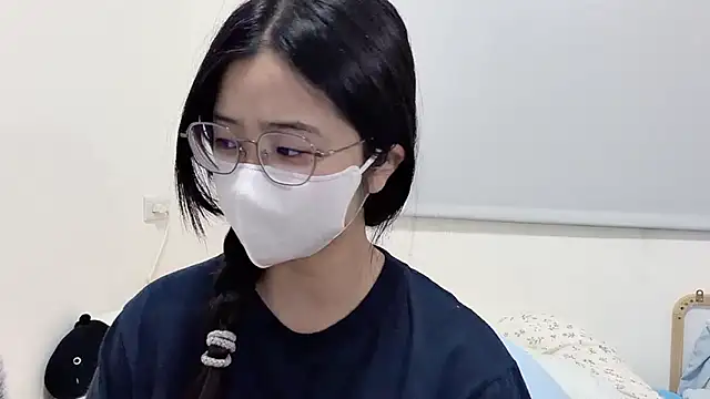 Snapshot of LHeart chatting on 5, 4, 2026 LHeart online show from 5, 4, 2026