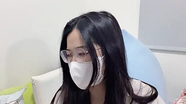 Snapshot of LHeart chatting on 22, 4, 2026 LHeart online show from 22, 4, 2026