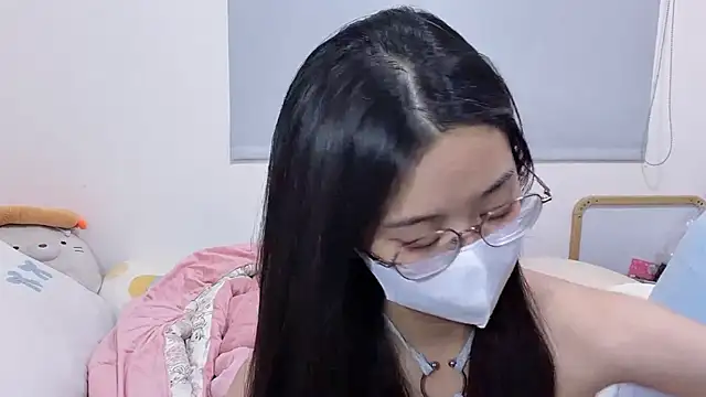 Snapshot of LHeart chatting on 8, 7, 2026 LHeart online show from 8, 7, 2026