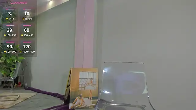 MayaHellen online show from 10, 10, 2025