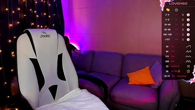 Snapshot of deboramoore chatting on 15, 9, 2025 deboramoore online show from 15, 9, 2025