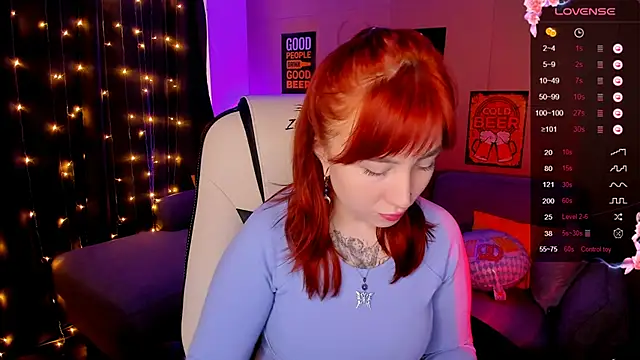 Snapshot of deboramoore chatting on 28, 9, 2025 deboramoore online show from 28, 9, 2025