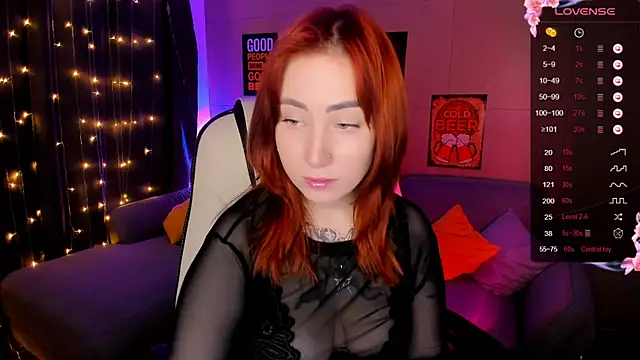 Snapshot of deboramoore chatting on 8, 10, 2025 deboramoore online show from 8, 10, 2025