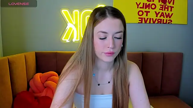 StacyWells online show from 17, 4, 2026