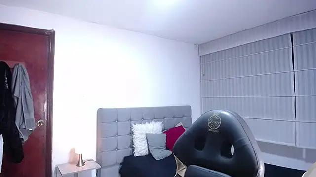 Stephany Rodriguez online show from 4, 11, 2025