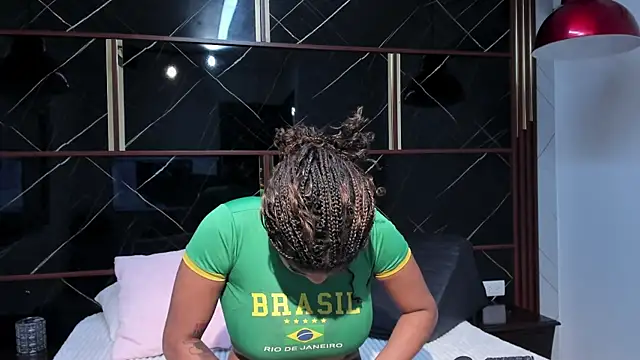 HannyThompson online show from 10, 10, 2025