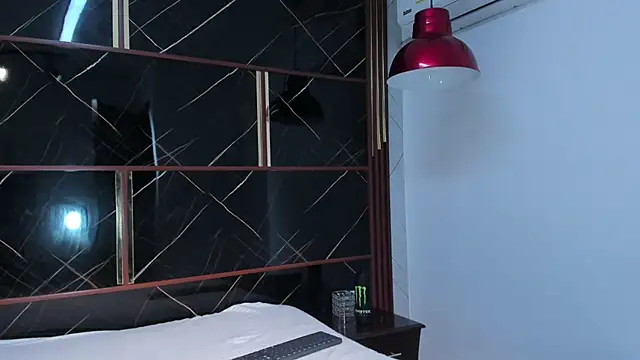 HannyThompson online show from 2, 11, 2025