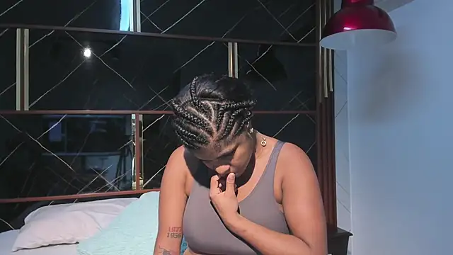 Snapshot of HannyThompson chatting on 15, 3, 2026 HannyThompson online show from 15, 3, 2026