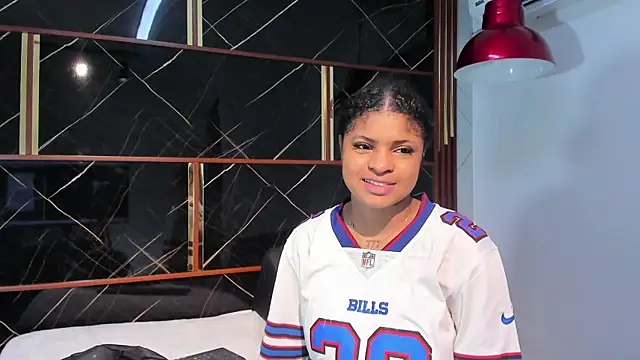 Snapshot of HannyThompson chatting on 10, 4, 2026 HannyThompson online show from 10, 4, 2026