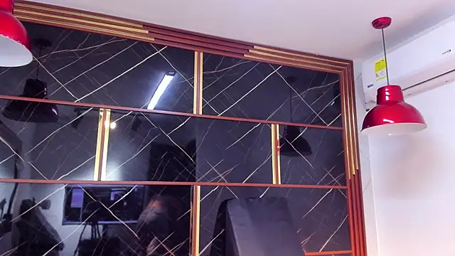 Snapshot of HannyThompson chatting on 16, 4, 2026 HannyThompson online show from 16, 4, 2026