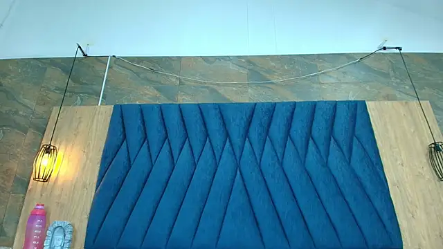 Snapshot of Emma_Valencia_001 chatting on 13, 9, 2025 Emma Valencia 001 online show from 13, 9, 2025