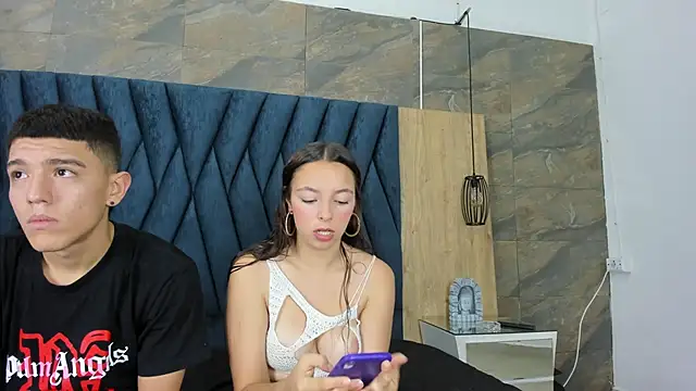 Snapshot of Emma_Valencia_001 chatting on 16, 10, 2025 Emma Valencia 001 online show from 16, 10, 2025