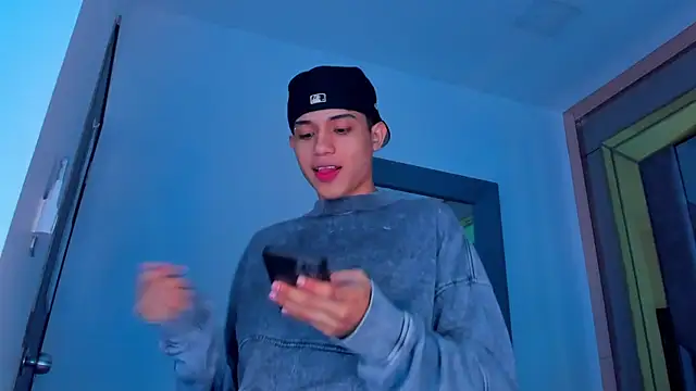 Sebax Young online show from 6, 11, 2025