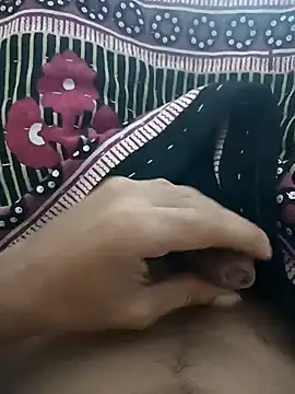 Snapshot of Aloneboy77 chatting on 11, 11, 2025 Aloneboy77 online show from 11, 11, 2025